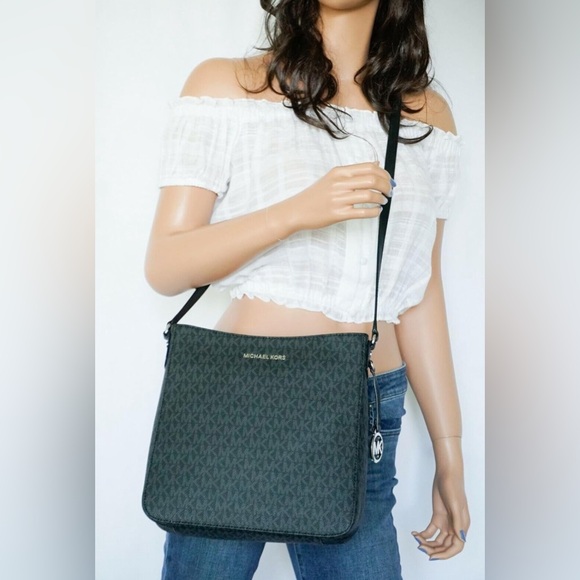 Michael Kors Jet Set Travel Large Logo Messager Bag - Picture 7 of 7
